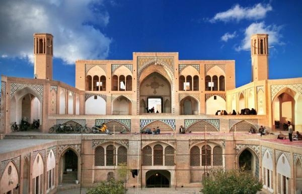 راهنمای گردشگری کاشان: نوروز را در شهر کاشان چطور بگذرانیم؟